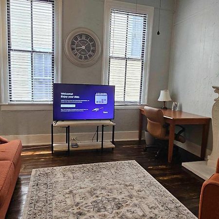 Mins From Downtown & Dining, Dauphin Darling 2 Appartement Mobile Buitenkant foto