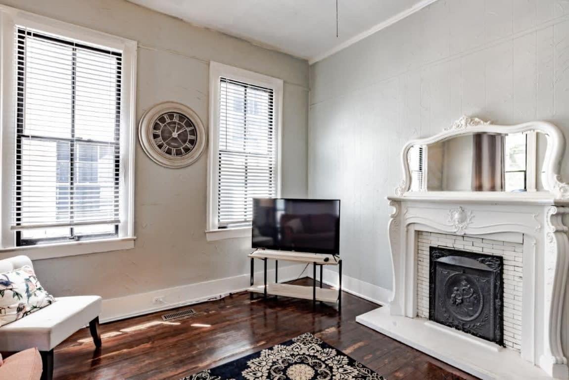 Mins From Downtown & Dining, Dauphin Darling 2 Appartement Mobile Buitenkant foto