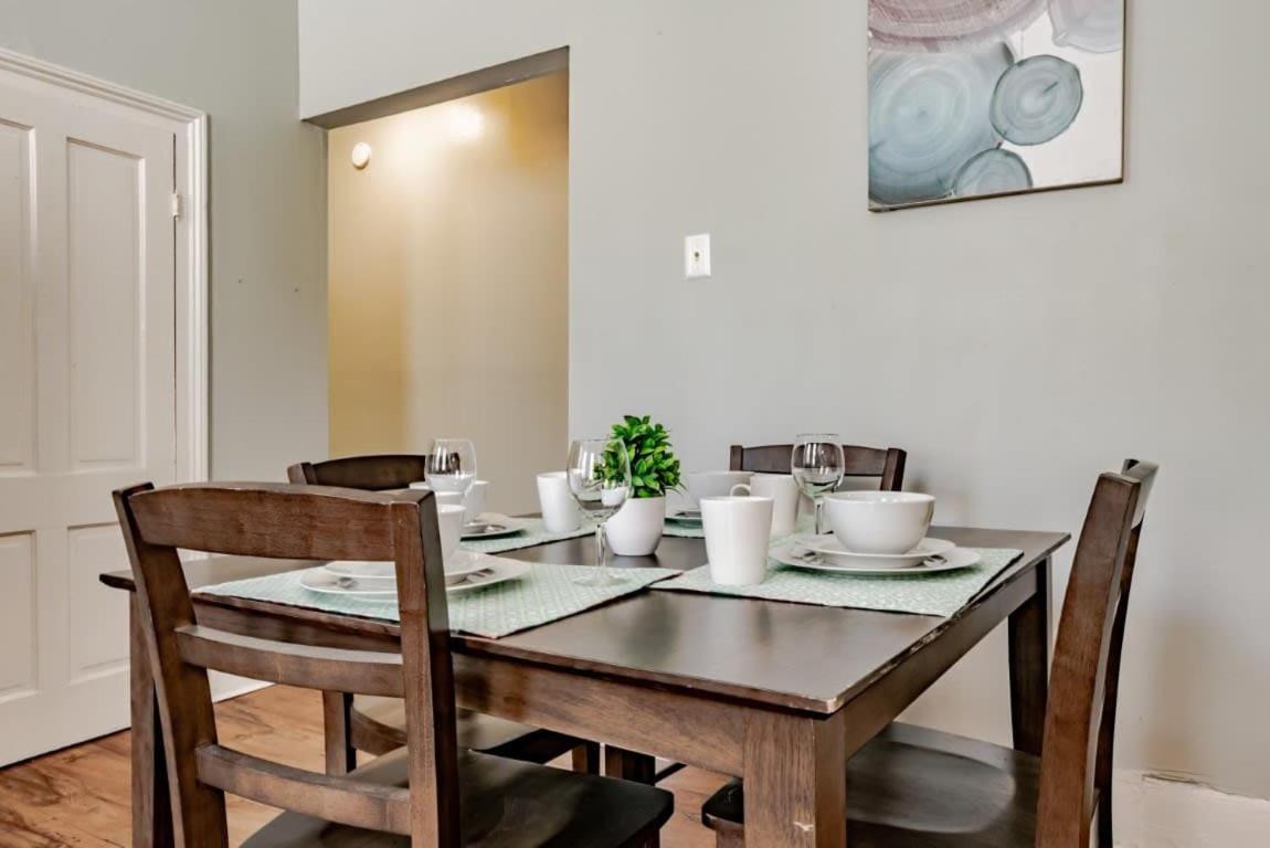Mins From Downtown & Dining, Dauphin Darling 2 Appartement Mobile Buitenkant foto