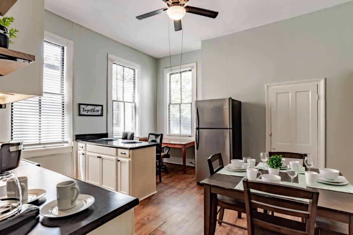 Mins From Downtown & Dining, Dauphin Darling 2 Appartement Mobile Buitenkant foto