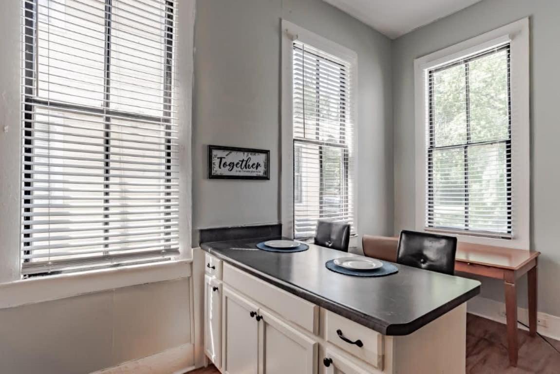 Mins From Downtown & Dining, Dauphin Darling 2 Appartement Mobile Buitenkant foto